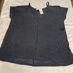 Full tilt women’s short sleeve top, size S. Navy. NWT.
